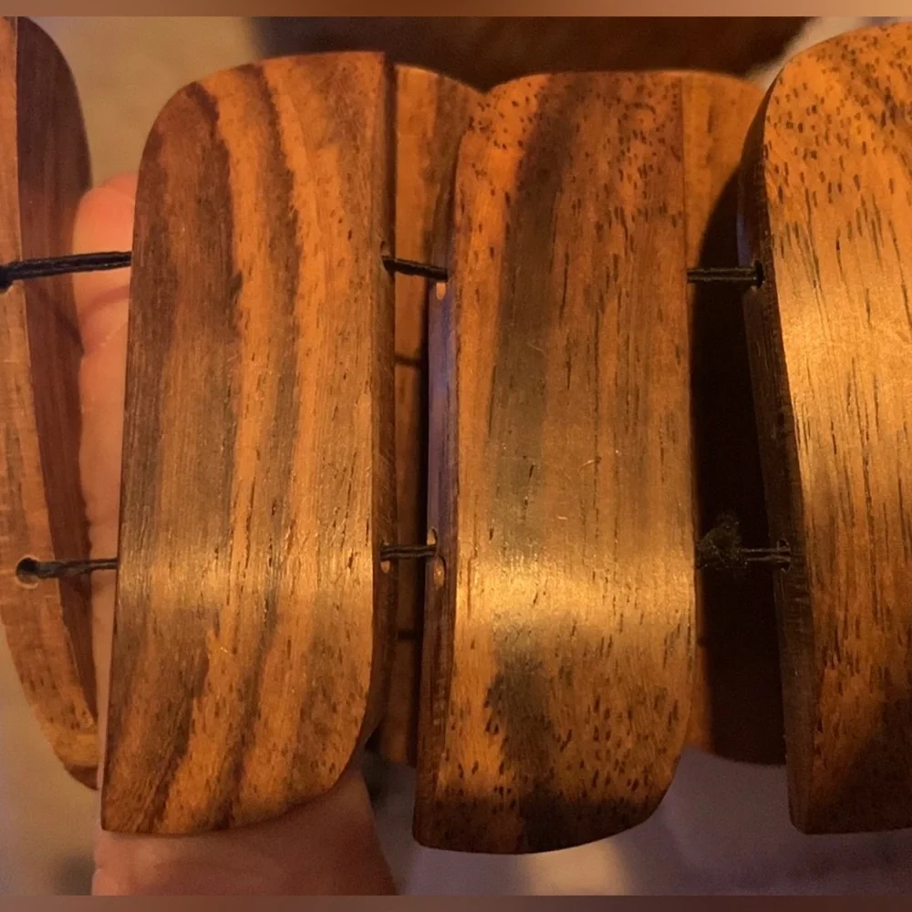Expandable Wooden Bracelet Woman’s Natural Jewelry - Picture 7 of 7